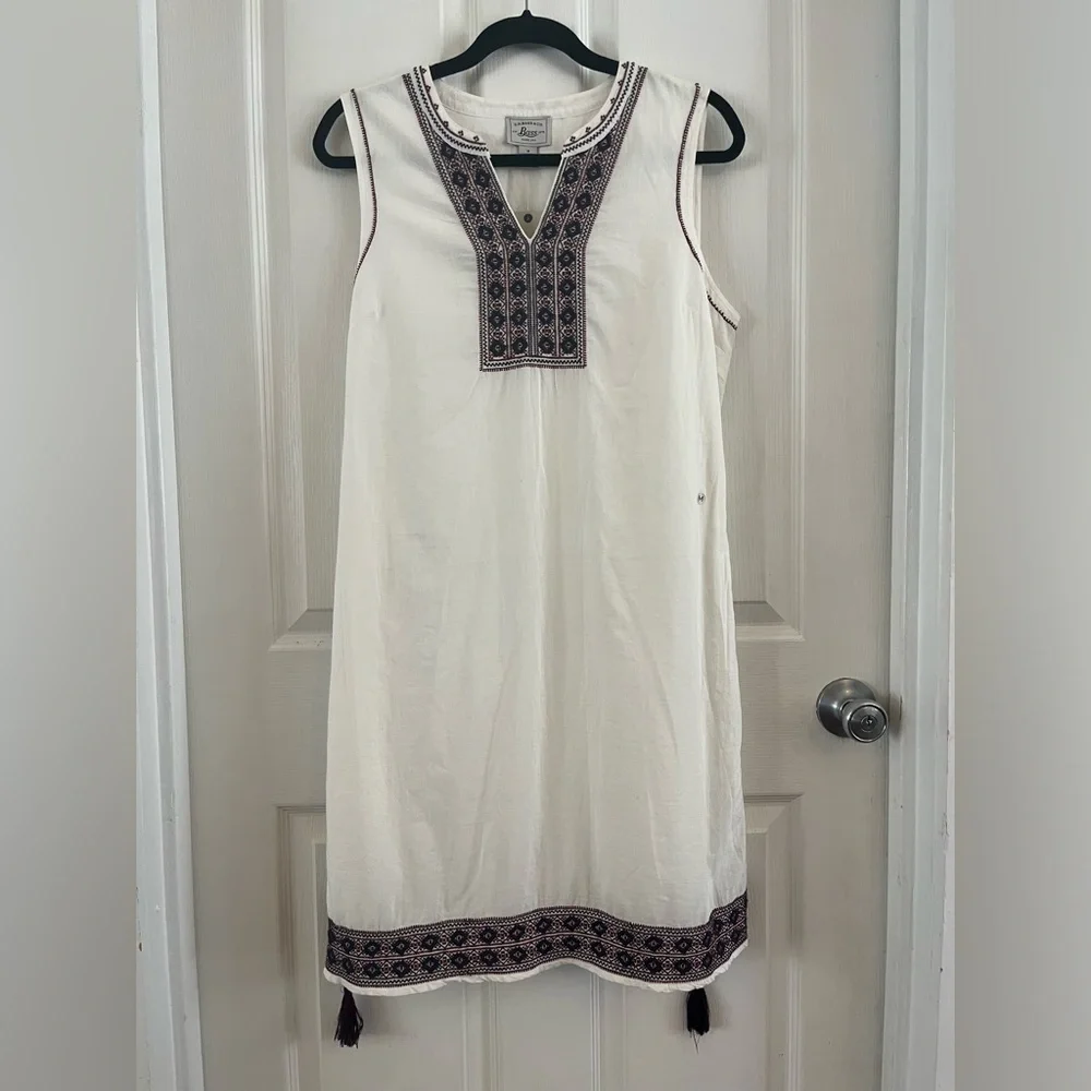 NWT GH Bass & Co. White Cotton Embroidered Dress Midi V neck Sleeveless medium